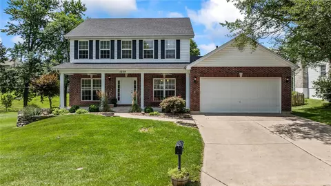 1229 Sherbrooke Rd, Saint Charles, MO 63303
