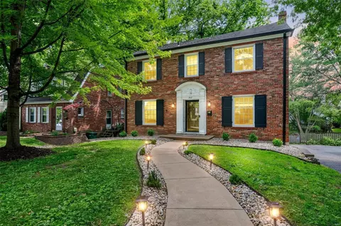 832 Atalanta Ave, Webster Groves, MO 63119