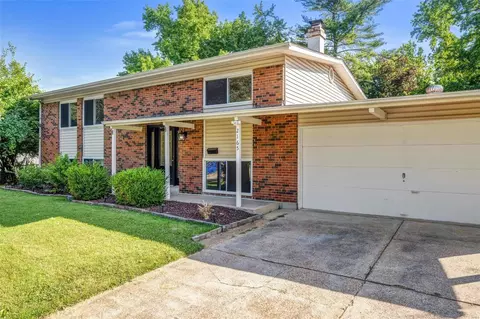 2165 E Humes Ln, Florissant, MO 63033