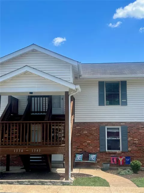 1340 Cliffridge Ln, Valley Park, MO 63088