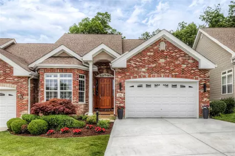 176 Woodland Place Ct, Saint Charles, MO 63303