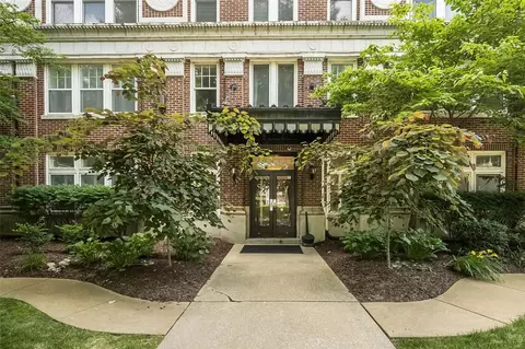 5330 Pershing Ave #305, Saint Louis, MO 63112