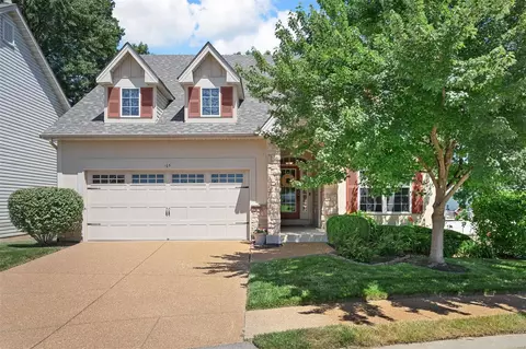 105 Blue Water Dr, St Peters, MO 63366
