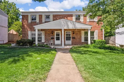 10427 Willowdale Dr, Saint Louis, MO 63146