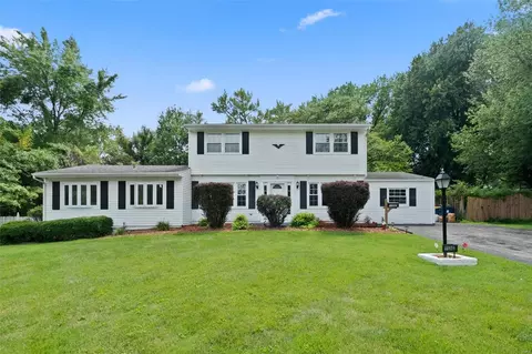 11040 Morrow Dr, Saint Ann, MO 63074 photo 2