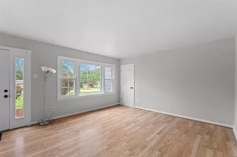 11040 Morrow Dr, Saint Ann, MO 63074 photo 13
