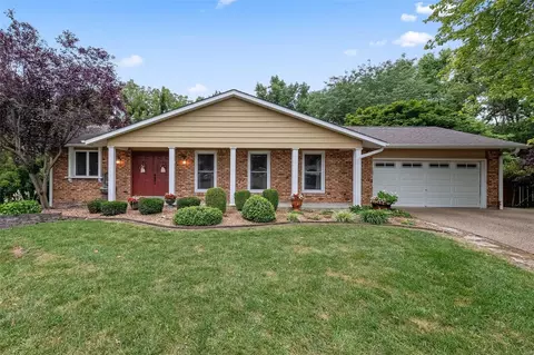 11 Westmoreland Ct, Saint Charles, MO 63301