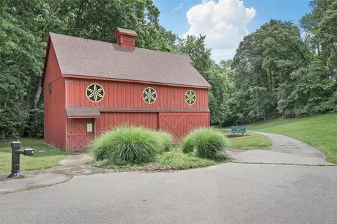 Exterior - 207 Carmel Woods Dr, Ellisville, MO 63021 photo 11 of 12
