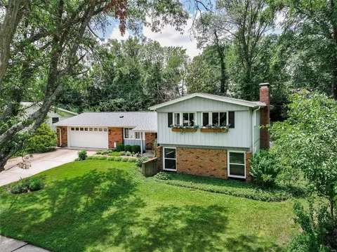 5044 Towne South Rd, Saint Louis, MO 63128