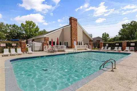 1020 Alpine Ridge Dr, Ballwin, MO 63021 photo 2
