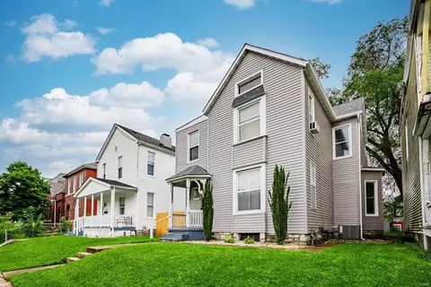 7222 Virginia Ave, Saint Louis, MO 63111
