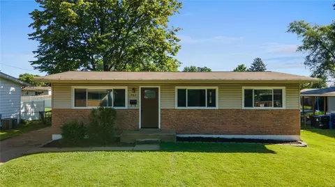 765 Gonzaga Ln, Florissant, MO 63031