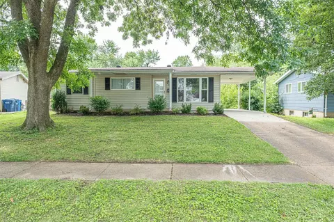 460 Lula Dr, Florissant, MO 63031