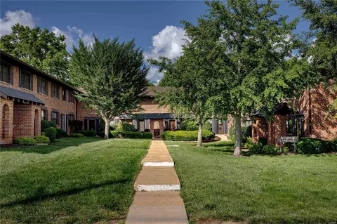 7921 Royal Arms Ct #3, Saint Louis, MO 63123
