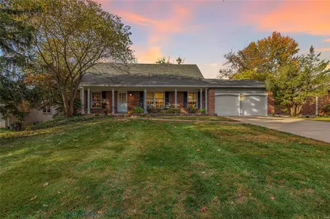 158 Wild Oak Ct, Ballwin, MO 63011