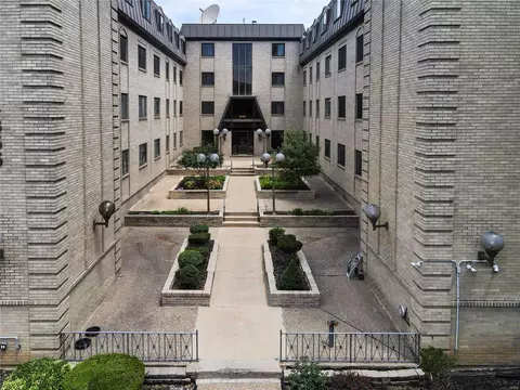 4355 Maryland Ave #330, Saint Louis, MO 63108