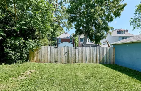 Exterior - 7446 Maple Ave, Saint Louis, MO 63143 photo 5 of 5