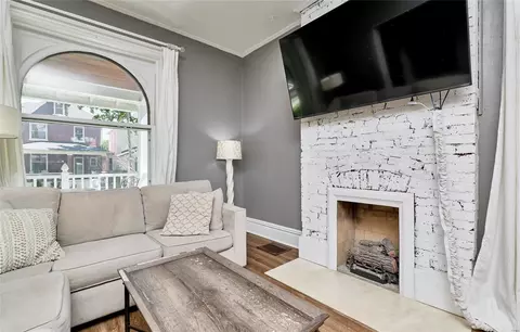 Living - 7446 Maple Ave, Saint Louis, MO 63143 photo 2 of 3