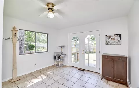 Entry Way - 7446 Maple Ave, Saint Louis, MO 63143 photo 6 of 8