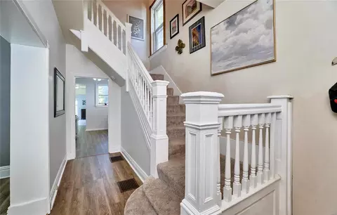 Entry Way - 7446 Maple Ave, Saint Louis, MO 63143 photo 2 of 8