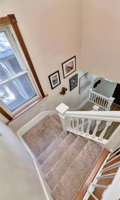 Entry Way - 7446 Maple Ave, Saint Louis, MO 63143 photo 7 of 8