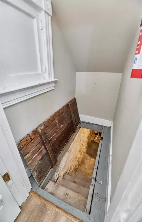 Entry Way - 7446 Maple Ave, Saint Louis, MO 63143 photo 8 of 8