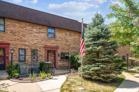 453 S Clay Ave #A, Kirkwood, MO 63122
