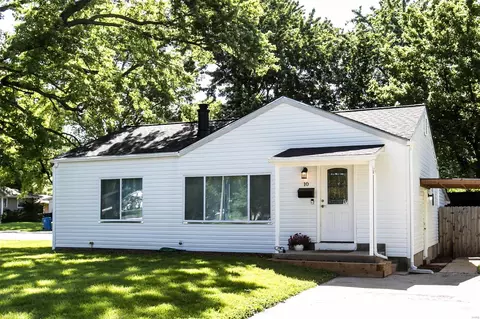 10 La Venta Dr, Florissant, MO 63031
