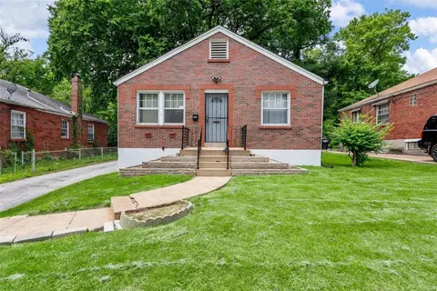 8733 College Ave, Saint Louis, MO 63136