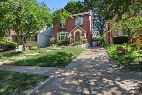 7812 Stanford Ave, Saint Louis, MO 63130