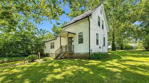 107 N Marguerite Ave, Ferguson, MO 63135