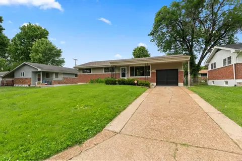 2227 Lovett Dr, Saint Louis, MO 63136