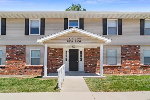 2332 Highland Hill Dr #B, Saint Peters, MO 63376