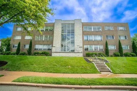 520 S Brentwood Blvd #1D, Saint Louis, MO 63105