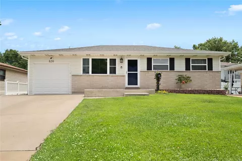 820 Cormar Dr, Saint Louis, MO 63125