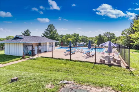 58 White Doe Ct, Eureka, MO 63025 photo 2