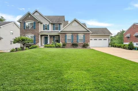 8744 W Kingsbury Ave, Saint Louis, MO 63124