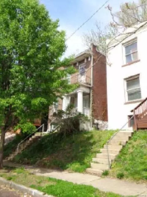 2147 Stansbury St, Saint Louis, MO 63118
