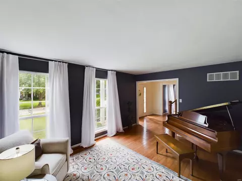 243 Robins Song, Ellisville, MO 63021 photo 4
