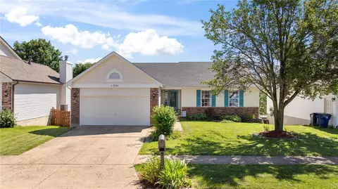 1351 Parmer Dr, Florissant, MO 63031