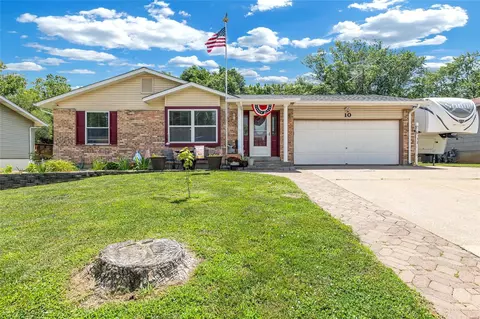 10 Gardenview Dr, Saint Peters, MO 63376