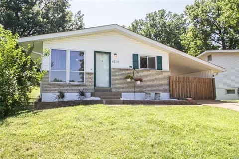 4508 Wolfgang Dr, Oakville, MO 63129