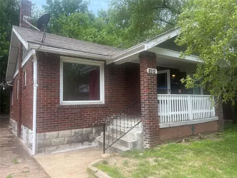 8212 Toddy Ave, Saint Louis, MO 63114