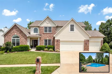 1627 Westshyre Dr, Lake Saint Louis, MO 63367