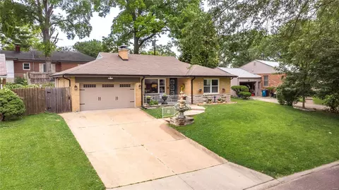 7071 S Villanova Dr, Saint Louis, MO 63123