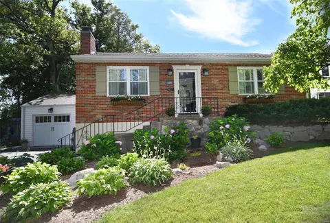 308 N Sappington Rd, Saint Louis, MO 63122