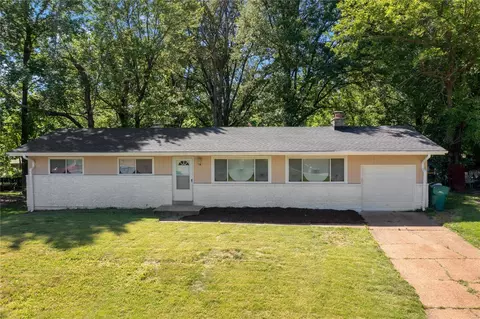 11579 Joslyn Ct, Saint Louis, MO 63138