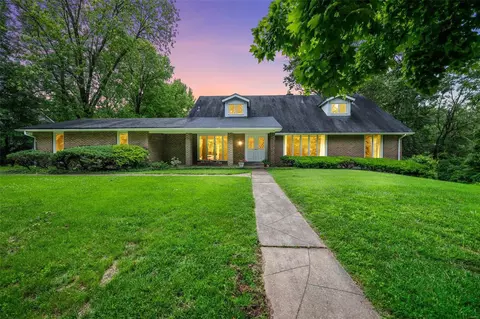 12322 Coppersmith Ct, Saint Louis, MO 63131