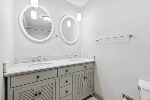 Bath - 688 Henry Ave, Ballwin, MO 63011 photo 4 of 5