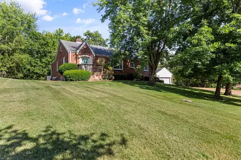 5140 Ivondale Ln, Saint Louis, MO 63129